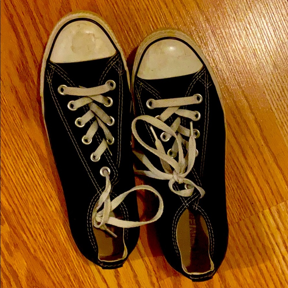 Black chuck taylor converse